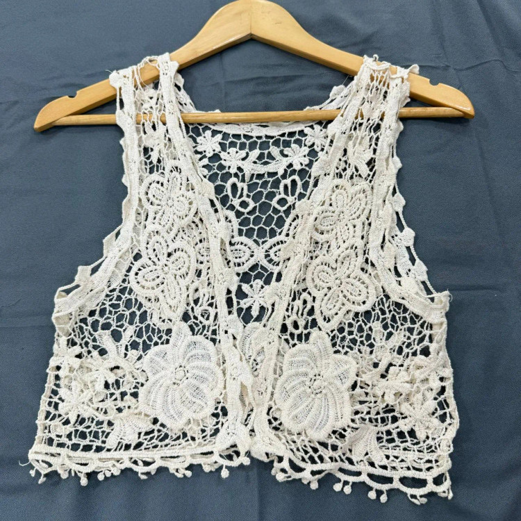 وست قلاب بافی جلو باز فری سایز مناسب تا 42 بدون آبرفت و رنگ رفت مناسب چهار فصل