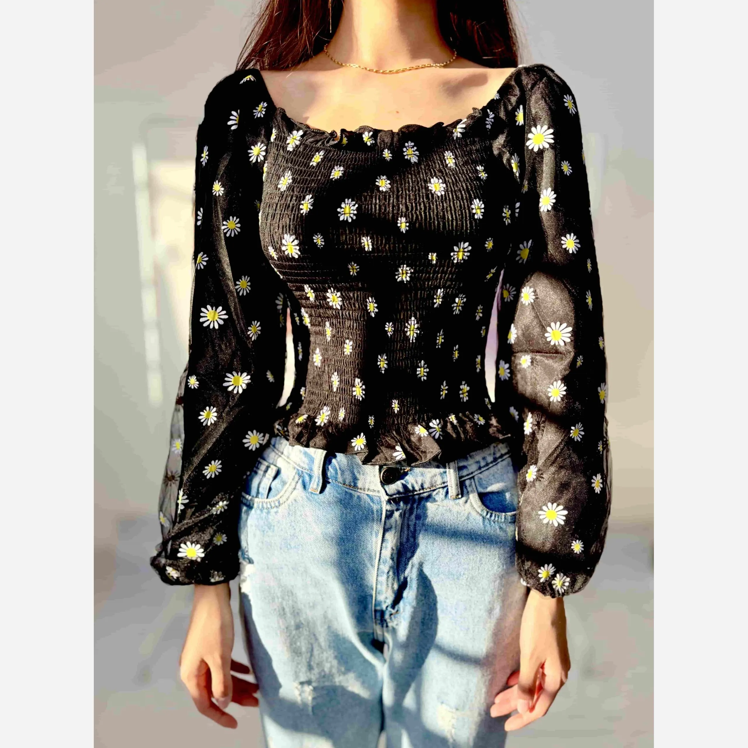 پیراهن کراپ بابونه نخ طوری فری سایز مناسب تا 38 تنخور شیک و راحت چهارفصل بدون سایه اندازی