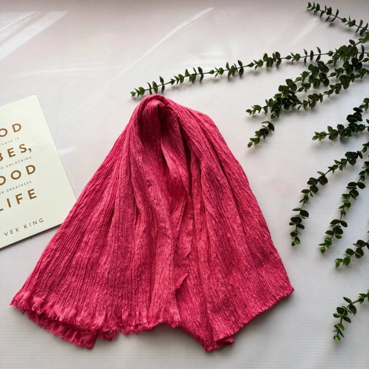 شال پفکی زنانه کد 785 مناسب استفاده روزمره، بدون آبرفت و چروک، قواره 193x65 سانت