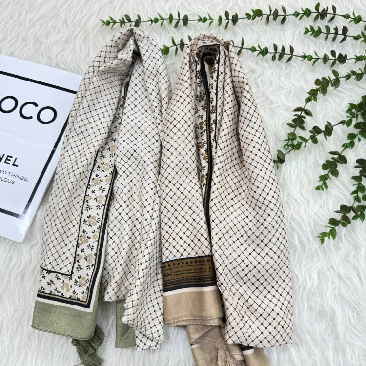 شال نخی طرحدار سی آی اسکارف کد 865 قواره 185×70 سانت عدم آبرفت و رنگرفتگی