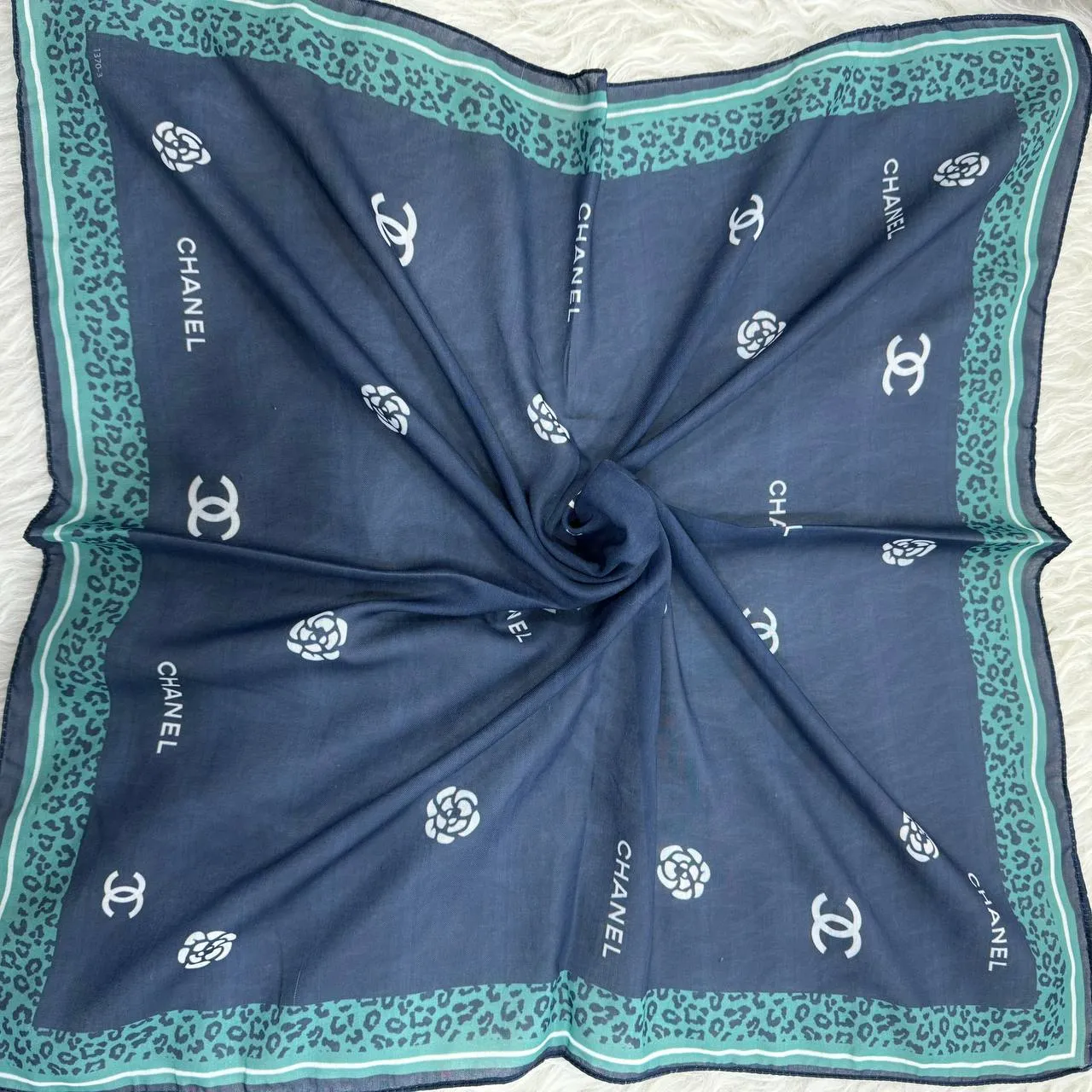 مینی اسکارف شنل کد 1353 نخی سایز 74x74 پرز نده و سر نخورد