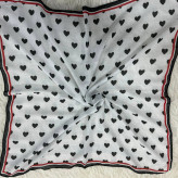 مینی اسکارف نخی مدل قلبی سایز 74×74 پرز نده سر نخوره مناسب استفاده روزمره