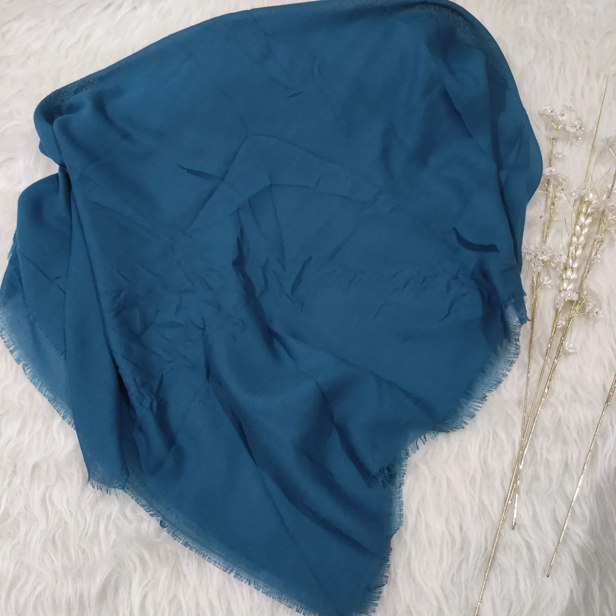 روسری نخی سبزآبی سایز 110x110 پرز نده سر نخوره روزمره