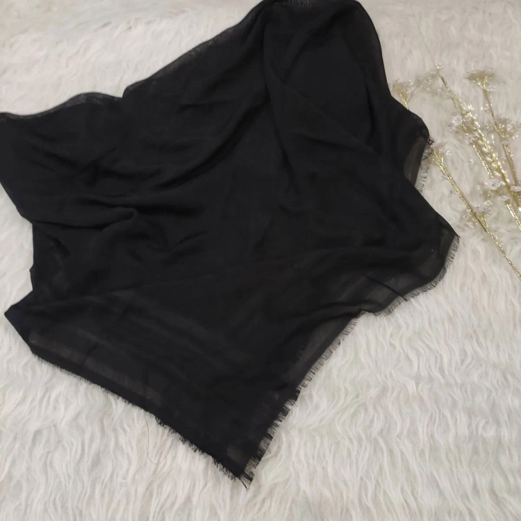 روسری نخی حاشیه مربعی سایز 120x120 سانت کد 845