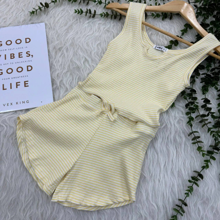 تاپ شورتک کبریتی راه راه وارداتی زنانه کد 1288 تن خور شیک و راحت چهارفصل