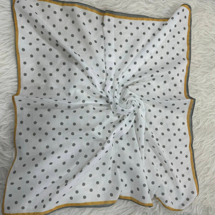 مینی اسکارف نخی خال خالی سایز 74x74 پرز نده سر نخوره دم دستی روزمره