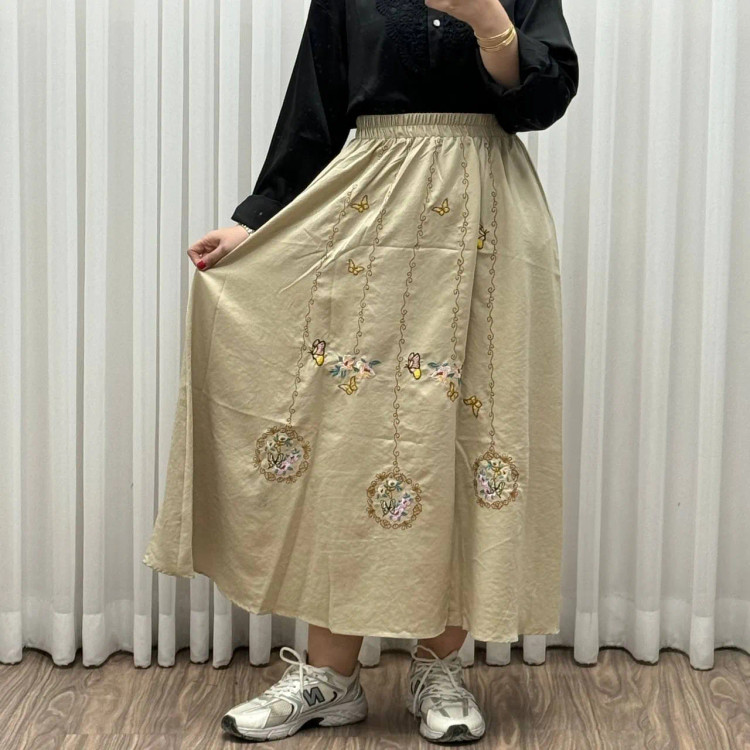 دامن مجلسی گلدوزی وارداتی فری سایز مناسب تا 46 قد 90 سانتیمتر شانتون چهارفصل بدون چروک و سایه انداختن