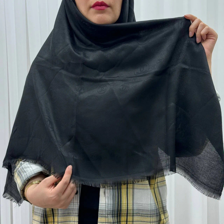 روسری ژاکارد گوچی 760 زنانه سایز 110x110 سانتیمتر پرز و دون دون نمیشود سر نمیخورد