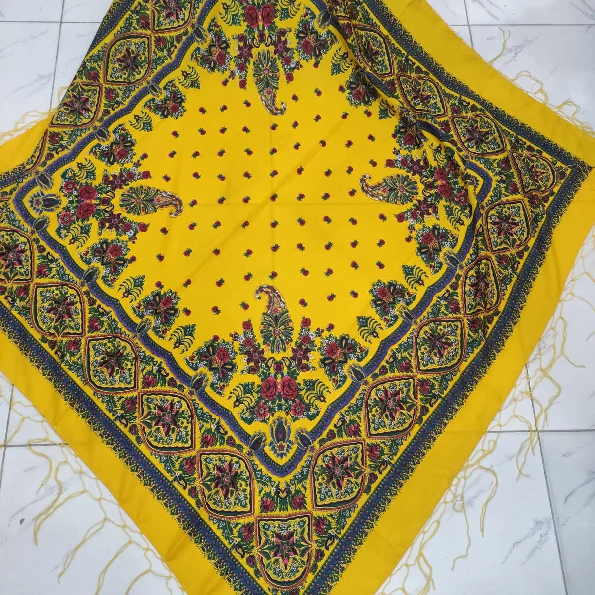 روسری ترکمن مدل ترمه ایرانی قواره 130x130 نخ پلی استر مناسب 4 فصل