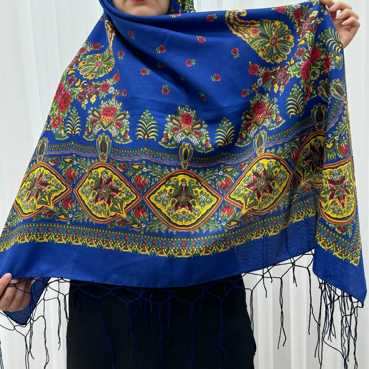 روسری ترکمن مدل ترمه ایرانی قواره 130x130 نخ پلی استر مناسب 4 فصل