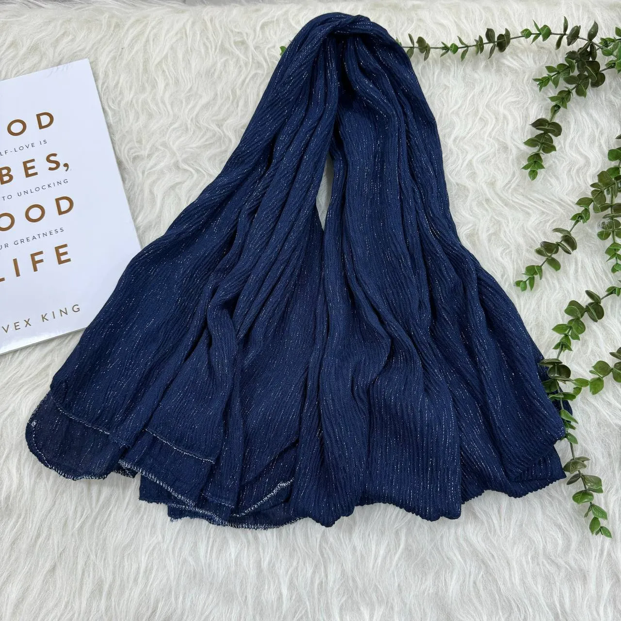 شال پلیسه لمه دار نخی ساده قواره بزرگ 190x80 زنانه بدون آبرفت و چروک