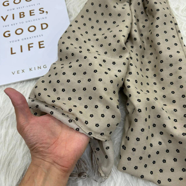 شال نخی گلریز سیآی اسکارف کد 903 قواره 190×75 سانت عدم آبرفت و رنگرفت