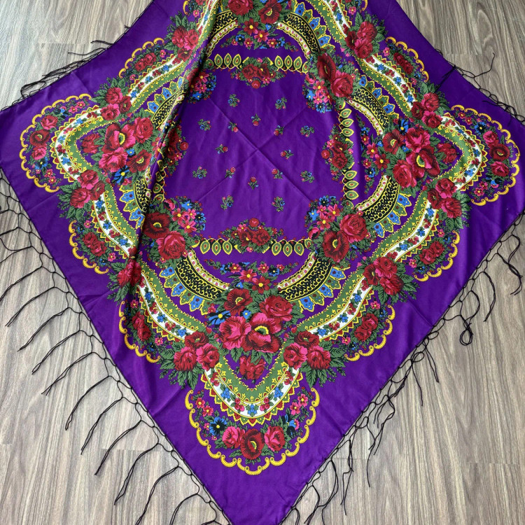 روسری ترکمن مدل ژاپن سایز 140×140 سانتی متر جنس نخ پلی استر مناسب 4 فصل