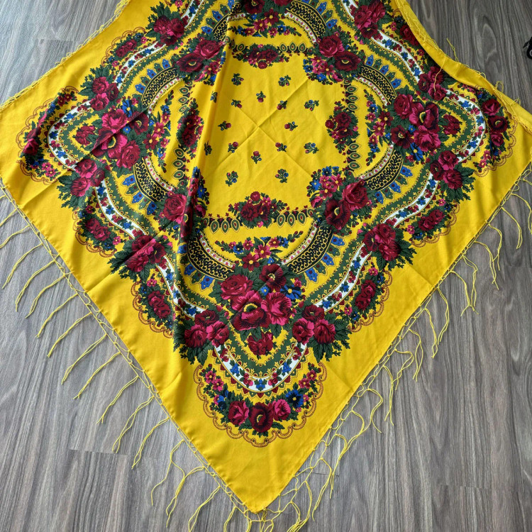 روسری ترکمن مدل ژاپن سایز 140×140 سانتی متر جنس نخ پلی استر مناسب 4 فصل