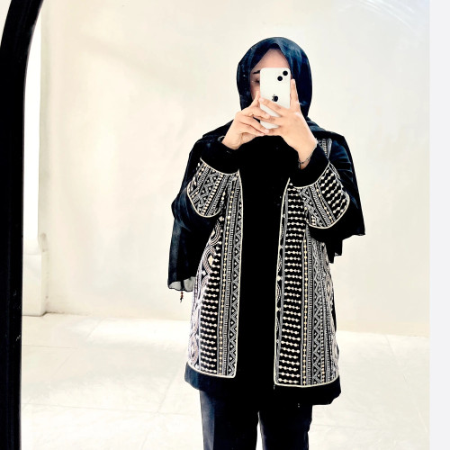 کت سوزن دوزی مشکی کرپ مرویجت زنانه دُرّکالکشن سایز 40-44 مناسب مهمانی قد 80