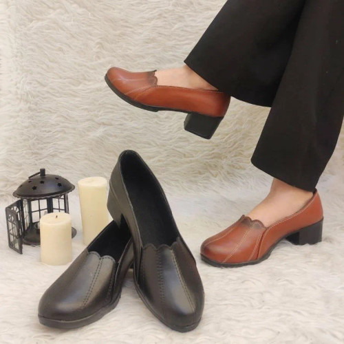 کفش زنانه چرمی طبی پاشنه دار هلالی مشکی سایز 37 تا 39