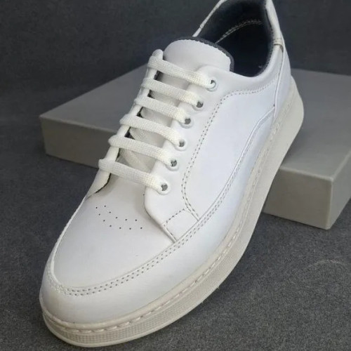 کفش مردانه ونس هامون سفید دور دوخت رویه چرم زیره طبی سبک روزمره پیاده روی