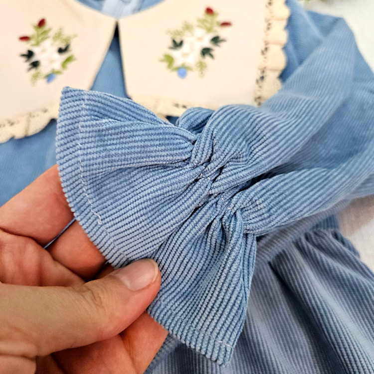 پیراهن دخترانه مجلسی مخمل کبریتی یقه گلدوزی شده آستین پرنسسی همراه کیف هدیه 2 تا 9 سال