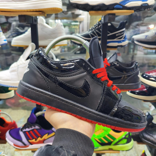 کتونی نایک جردن مشکی زیره قرمز مردانه و زنانه