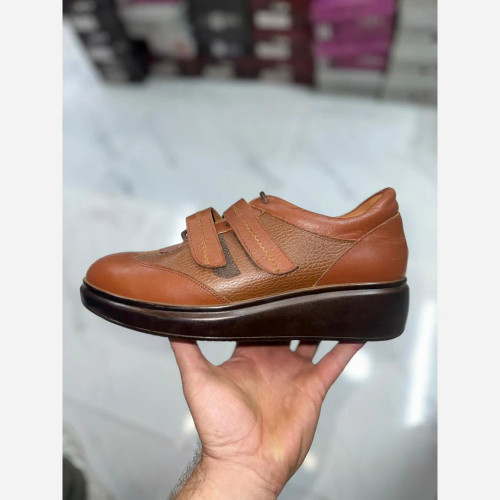 ونس چسبی تمام چرم گاوی عسلی سایز 39 حراج تک سایز