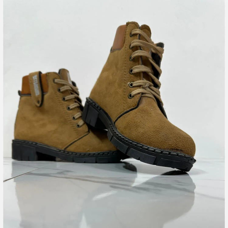 نیم بوت زنانه عسلی سایزبندی 37 تا 40 رویه جیر زیره پی وی سی دور دوخت