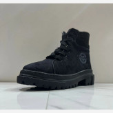 نیم بوت جیر زنانه مشکی سایزبندی 37 تا 39 رویه جیر وارداتی زیره پی وی سی دور دوخت