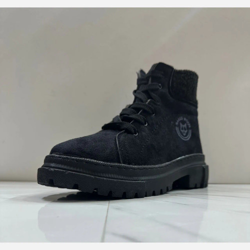 نیم بوت جیر زنانه مشکی سایزبندی 37 تا 39 رویه جیر وارداتی زیره پی وی سی دور دوخت