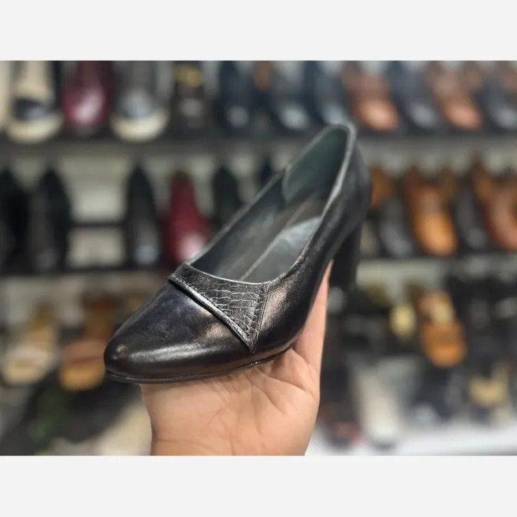 کفش پاشنه دار چرم زنانه مدل ملودی رویه چرم گاوی سایز 37 تا 40