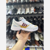 کفش اسپرت آدیداس مردانه رویه اسپیسر و فوم زیره پیو سایز 44 تا 47 سفید مشکی