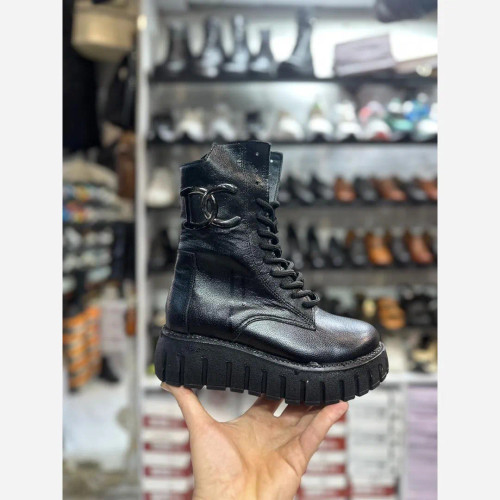 بوت دی سی زنانه چرم طبیعی سایزبندی 37 تا 40 لژ 3 سانتی زیره پیو