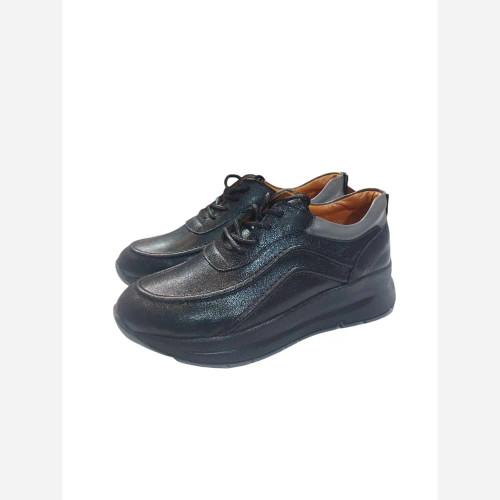 کفش اسپرت زنانه چرم طبیعی مشکی سایز 37 تا 40 رویه چرم گاوی کفی طبی