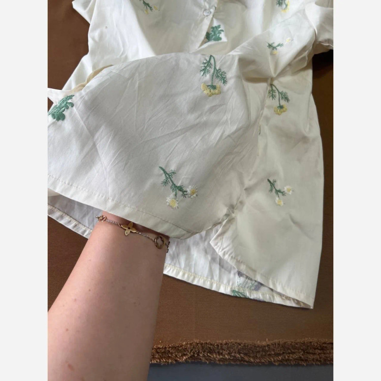 شومیز دخترانه پوپلین با گلدوزی تک رنگ تینیجری