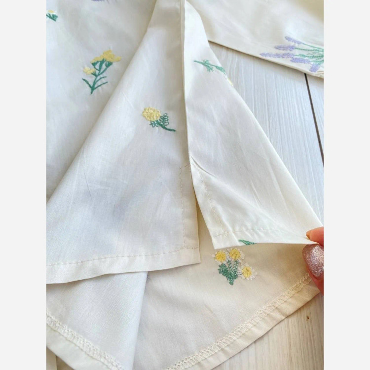 شومیز دخترانه پوپلین با گلدوزی تک رنگ تینیجری